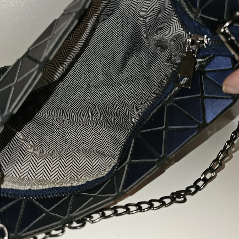 Geometric Blue Purse With Gunmetal Removable Chain - EUC